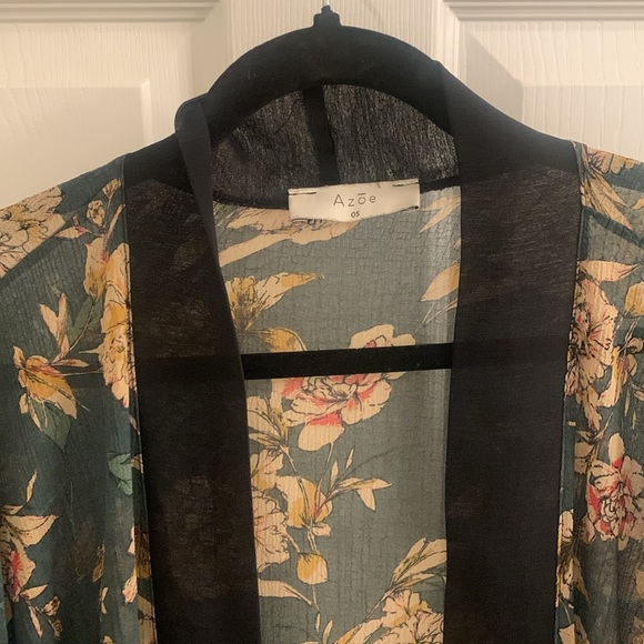 Floral kimono style wrap/robe - Picture 2 of 3